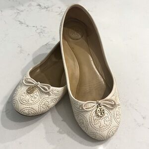Tory Burch• Chelsea Logo Stitched Flats